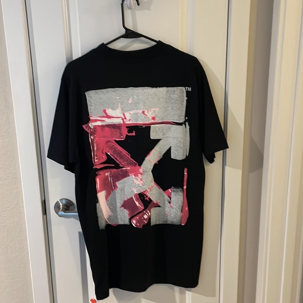 Large Off-White T shirt